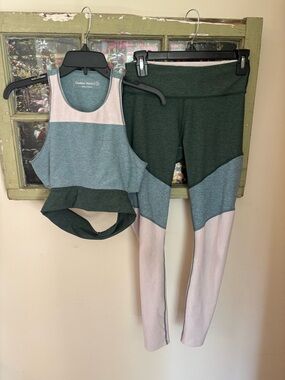 EUC Outdoor Voices Legging and Sports Bra Set